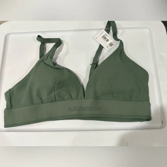 Lululemon License to Train Triangle Bra in the color Grey Eucalyptus. - Picture 7 of 10